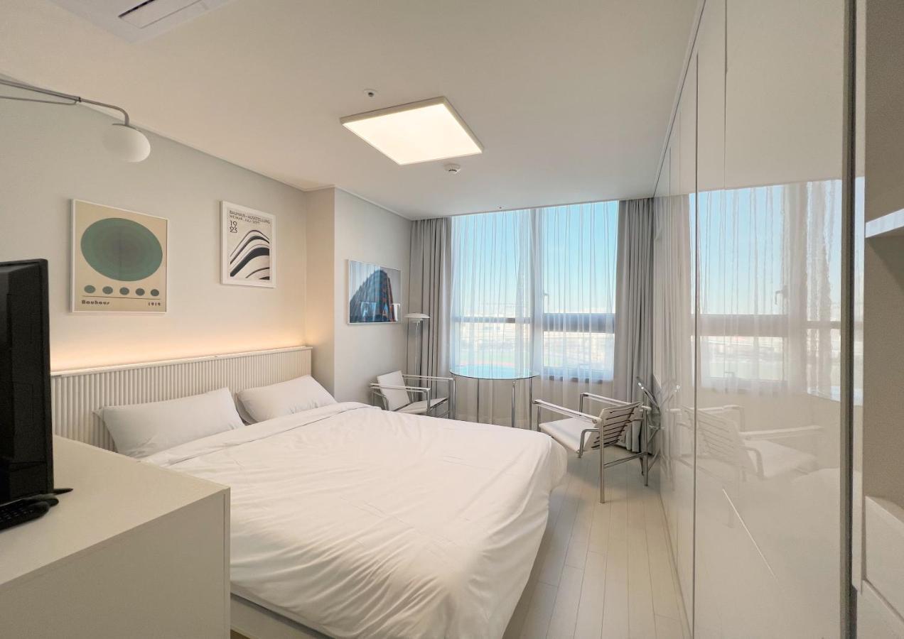 Uh Flat The Songdo Apartment Incheon Bagian luar foto