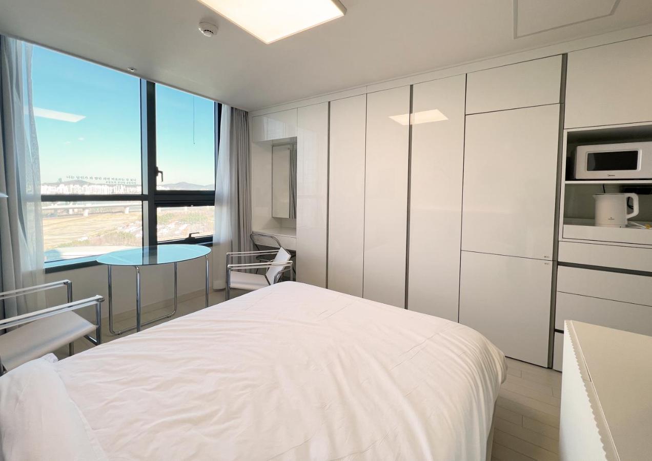 Uh Flat The Songdo Apartment Incheon Bagian luar foto
